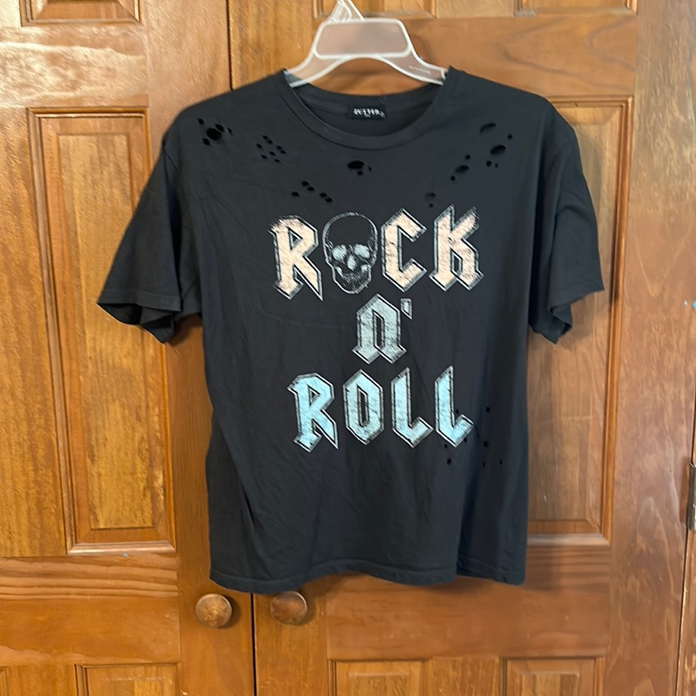 Dark grey rock n’ roll t shirt
